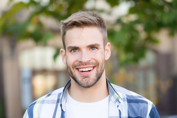 Reasons A Cosmetic Dentist Can Benefit Your Smile